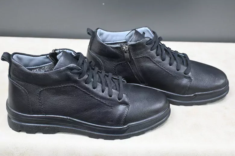 Erkek Deri Kaymaz Taban İçi Kürklü Fermuarlı Bağcıklı Kısa Bot