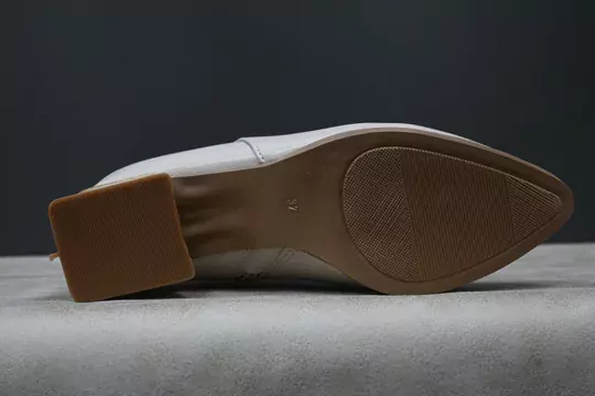 Kadın sivri burun topuklu fermuarlı kışlık bot