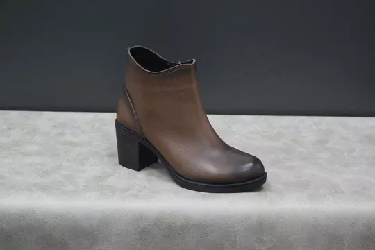 KADIN AÇIK KAHVERENGİ ESKİTME DERİ BOT