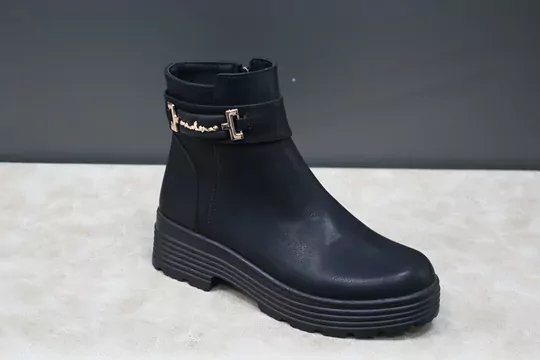 KADIN SİYAH DERİ BOT