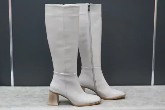 Kadın Düz Burun Deri Topuklu Çizme