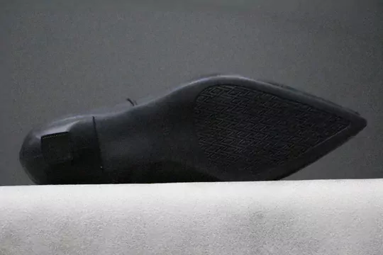 Kadın İnce Topuk Sivri Burun Deri Kısa Bot