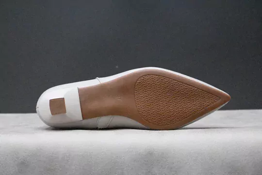 Kadın İnce Topuk Sivri Burun Deri Kısa Bot