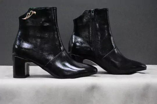 Deri Düz Burun İçi Kürklü Topuklu Kısa Bot