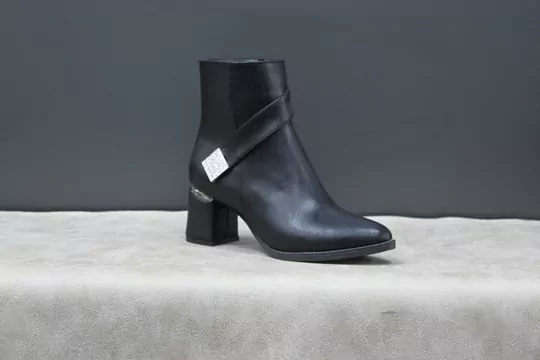 Kadın Deri Topuklu Taşlı Fermuarlı Bot