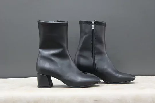 Kadın Topuklu Fermuarlı Bot