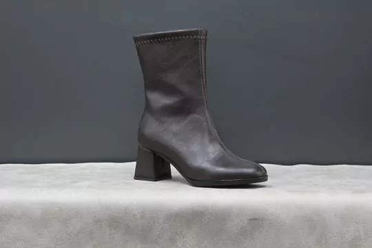 Kadın Deri Topuklu Fermuarlı Bot