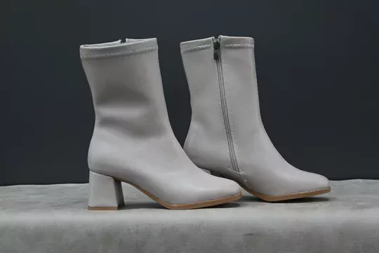 Kadın Deri Topuklu Fermuarlı Bot