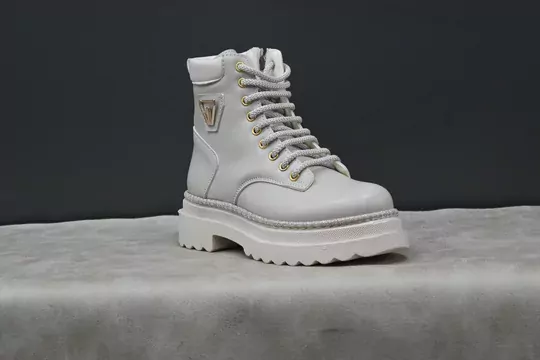 Kadın Düz Topuklu Tokalı Fermuarlı Bağcıklı Kısa Bot