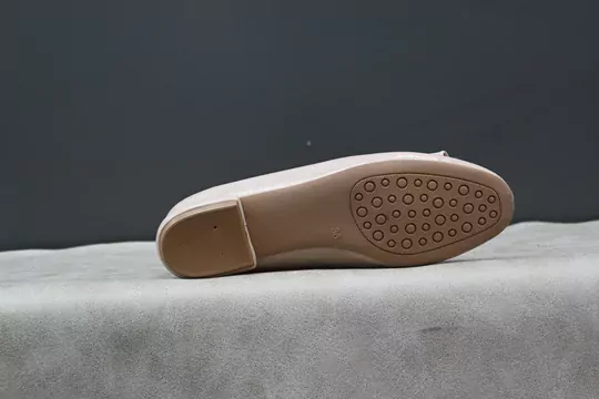 Kadın Armalı Babet