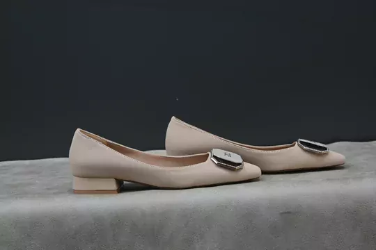 Kadın Armalı Tokalı Babet