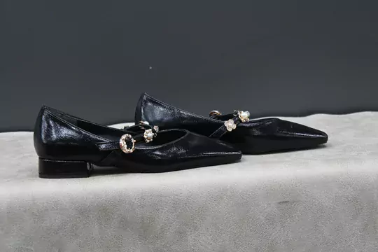 Kadın Kilteli Taşlı Babet