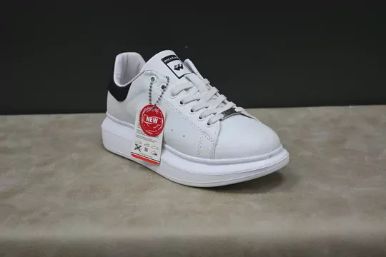 Kadın Garson Bağcıklı Spor