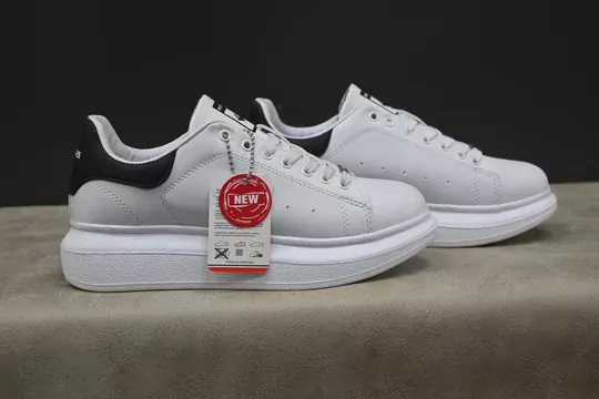 Kadın Garson Bağcıklı Spor