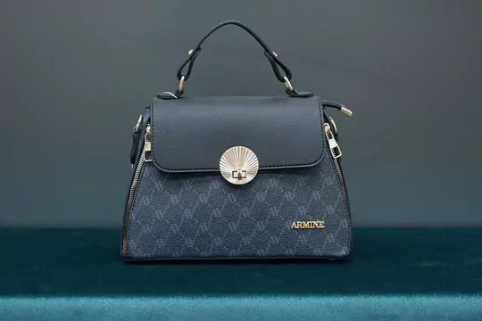 Kadın Siyah Noktalı Çanta