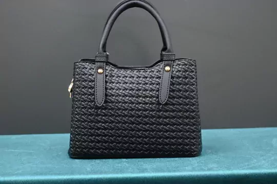 Kadın Siyah Örgü Çanta