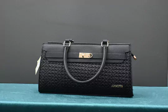 Kadın Siyah Örgü Çanta