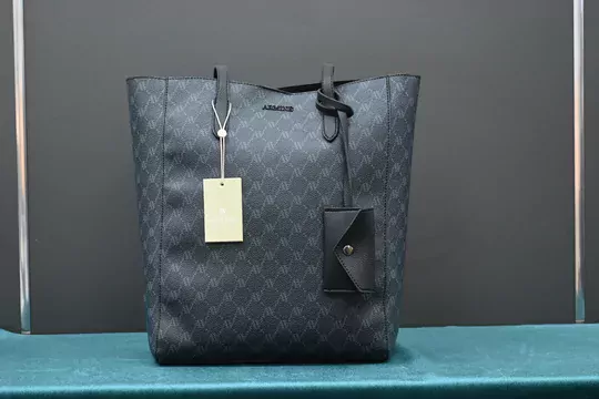 Kadın Siyah Noktalı Çanta