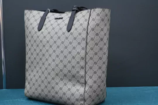 Kadın Vizyon Noktalı Çanta