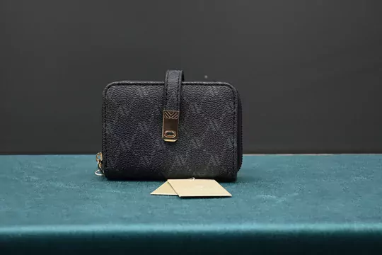 Kadın Siyah Noktalı Cüzdan