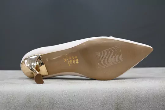 Kadın Taşlı Gold Detaylı Stiletto