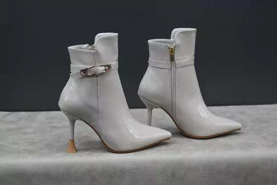 Kadın Deri Topuklu Kısa Çizme