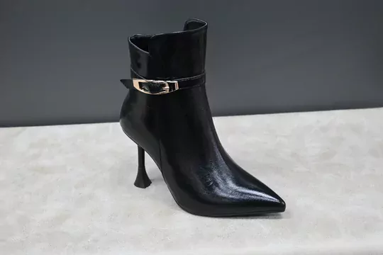 Kadın Deri Topuklu Kısa Çizme