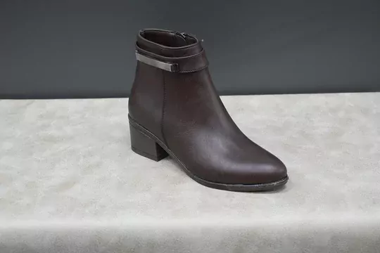 Kadın Deri Kaymaz Taban Fermuarlı Tokalı Bot