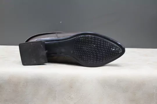 Kadın Körüklü Topuklu Fermuarlı Deri Kısa Çizme