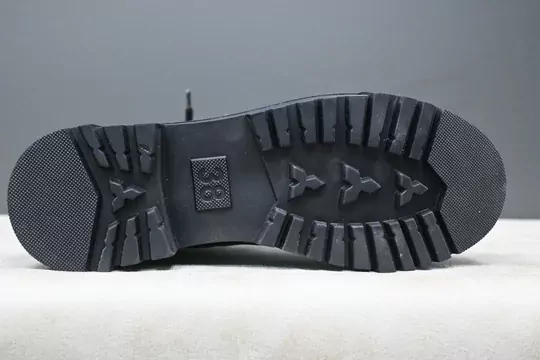 Kadın Deri Bağcıklı Fermuarlı Kaymaz Taban Bot