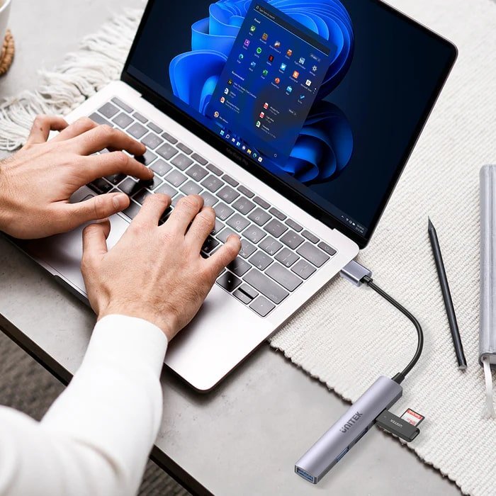 Unıtek Type-A To 4 Port Usb (Usb3.0+Usb2.0) H1208A