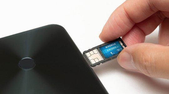 1Tb Kıoxıa Excerıa G2 Mıcro Sdxc U3 V30 4K 100 Mb/S Lmex2L001Tg2