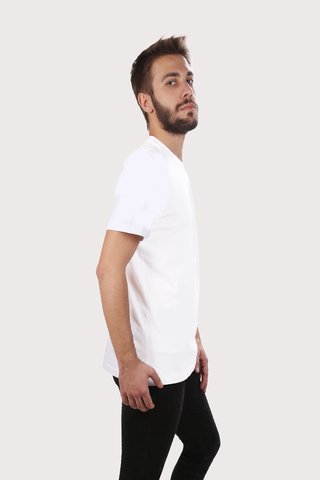 Erkek Beyaz V Yaka Ön Wanted Baskılı Basic Tshirt