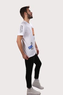 Erkek Beyaz V Yaka Yazılı Baskılı Tshirt