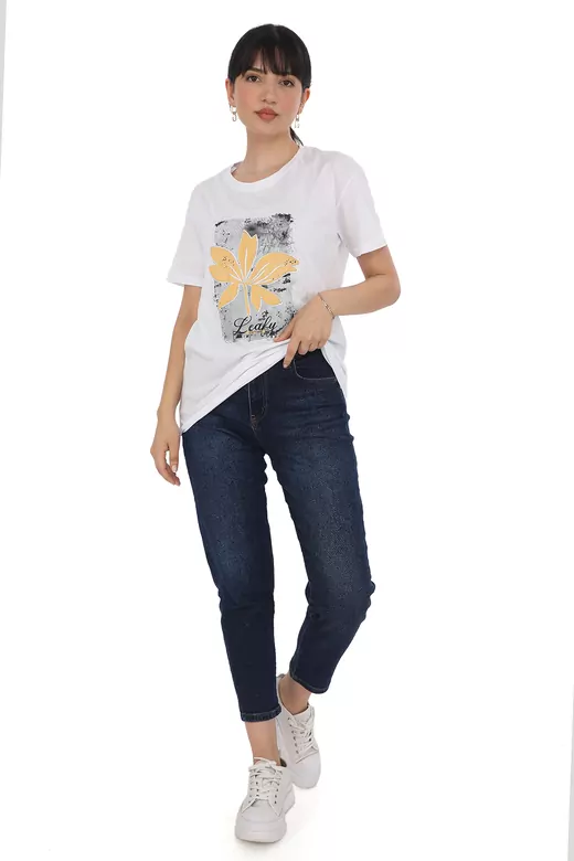 Pachie Taş Detaylı Sarı Çiçek Baskılı Beyaz Basic T-shirt (PC0039)