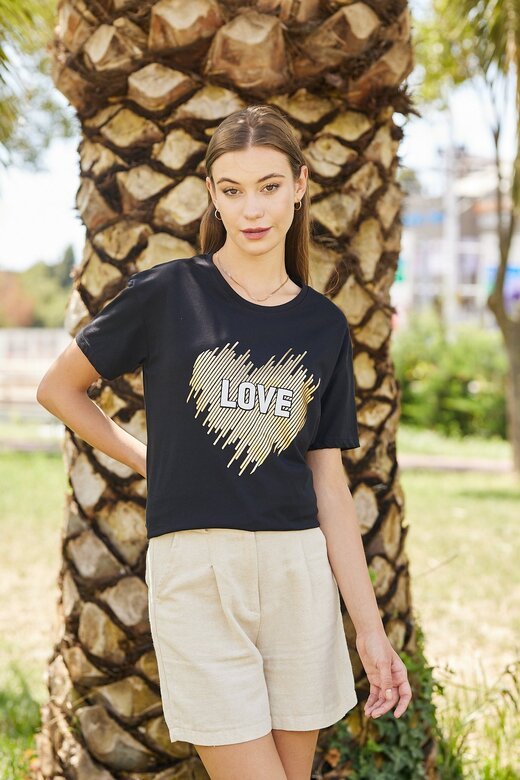 Pachie Önü Kalpli Love Yazı Baskılı Siyah shirt (PC0070)