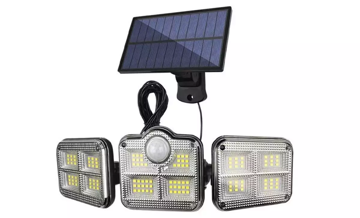 122 Led Solar Uzaktan Kumandalı 3 Modlu Bahçe Garaj Lambası