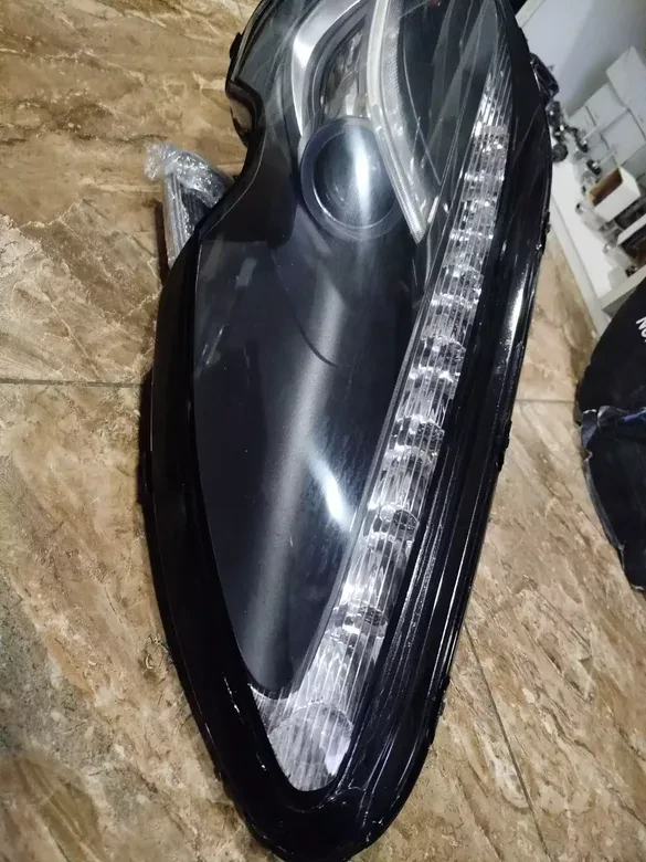 Aston Martin Rapid Sağ Far Cam Yapılmıştır