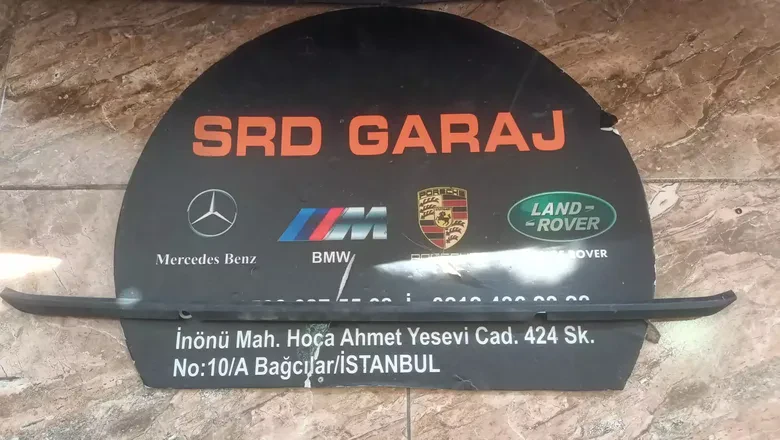Audi A3 2021-23 Panjur Üst Çıtası 8Y0807837