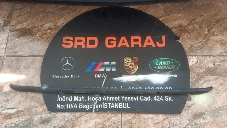 Audi A3 2021-23 Panjur Üst Çıtası 8Y0807837