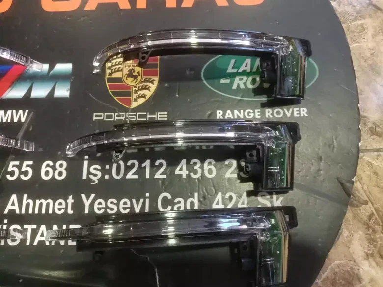 Audi A3 A4 A5 Q3 Ayna Sinyali 8K0949102E 8K0949101E