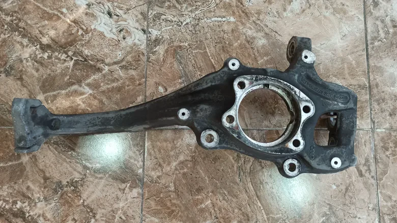 Audi A4 A5 A6 A7 Ön Sağ Taşıyıcı R8K0407258G