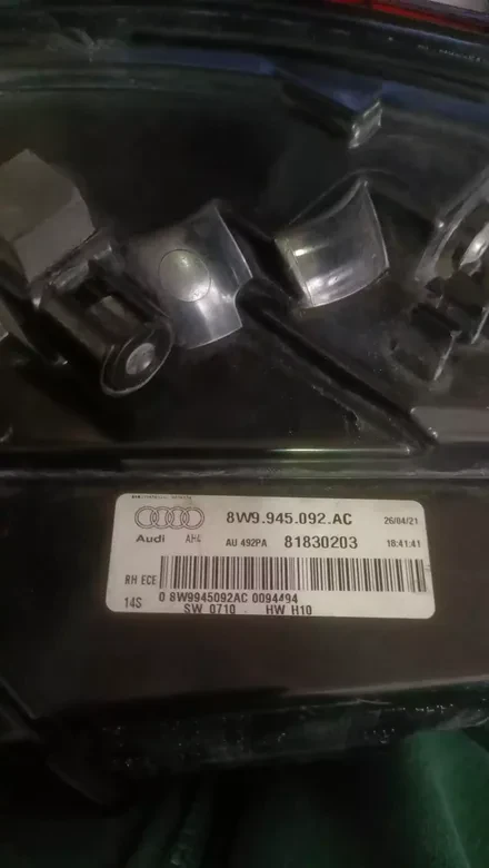 Audi A4 B9 2020- Sağ Dış Stop Çıkma Orj 8W9945092AC