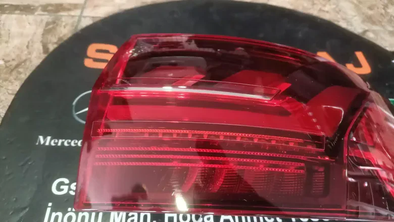 Audi A4 B9 2020- Sağ Dış Stop Çıkma Orj 8W9945092AC