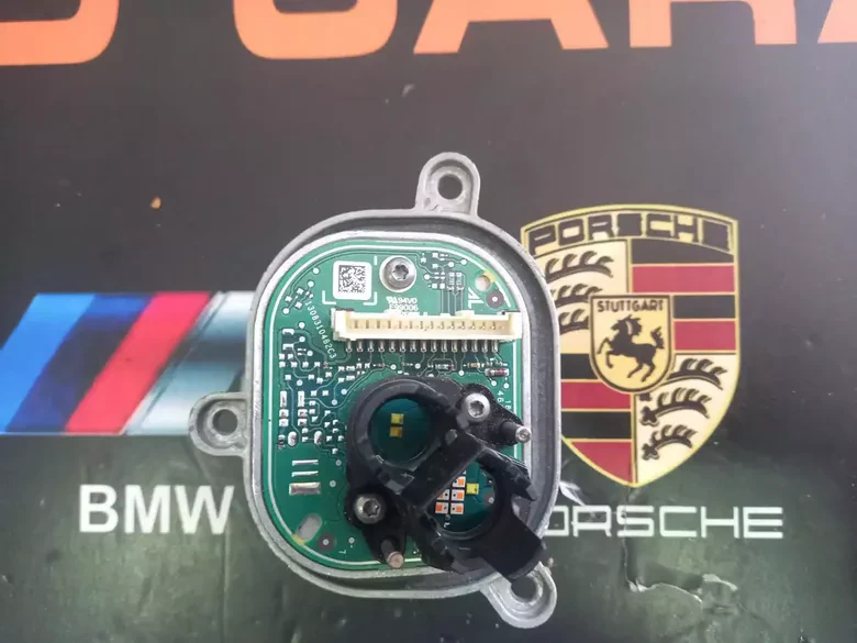 Audi A4 LED Far Beyni 1305715395