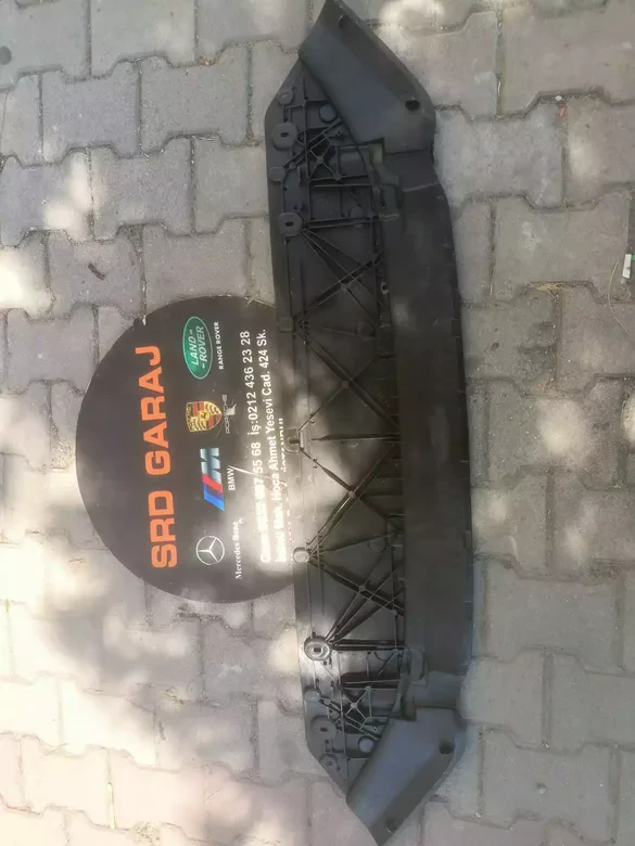 Audi A4 Ön Tampon Alt Muhafazası 8w0807611