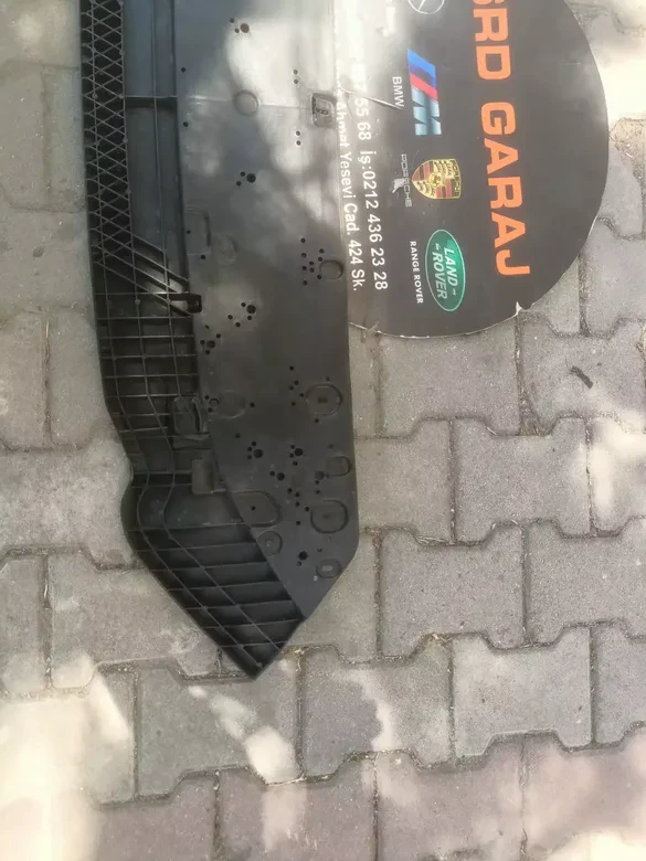 Audi A4 Ön Tampon Alt Muhafazası 8w0807611