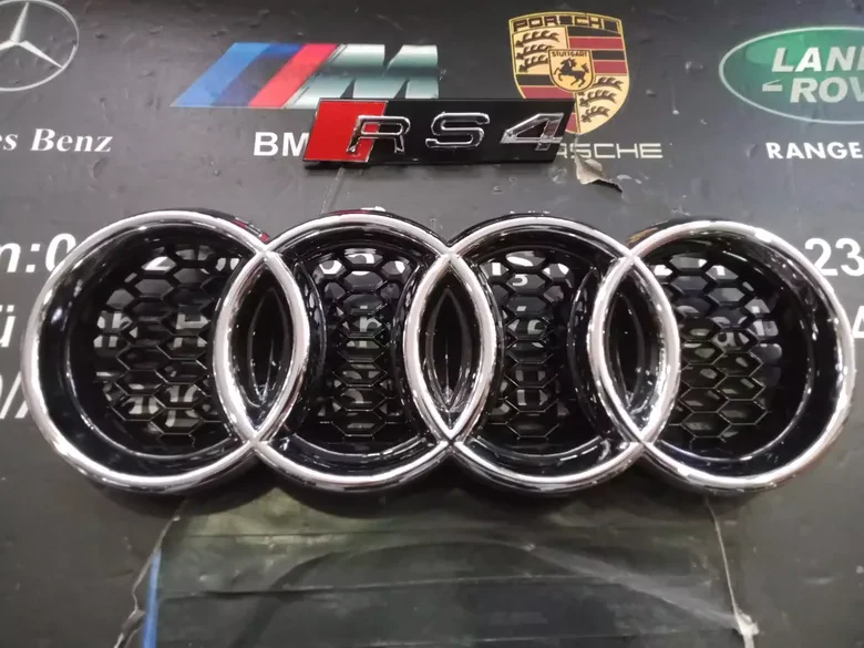 Audi A4 RS4 2008-2012 Panjur Arması