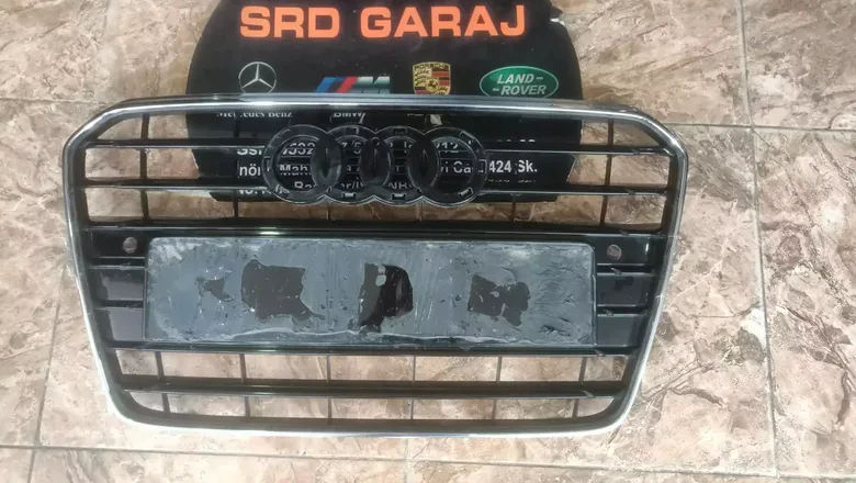Audi A5 S5 2012-17 Ön Panjur Çıkma Orj 8T0853651G