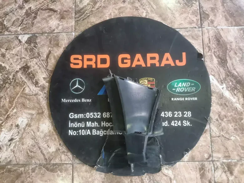Audi A6 S6 2020- Sağ Hava Kanalı Braketi 4K0121764
